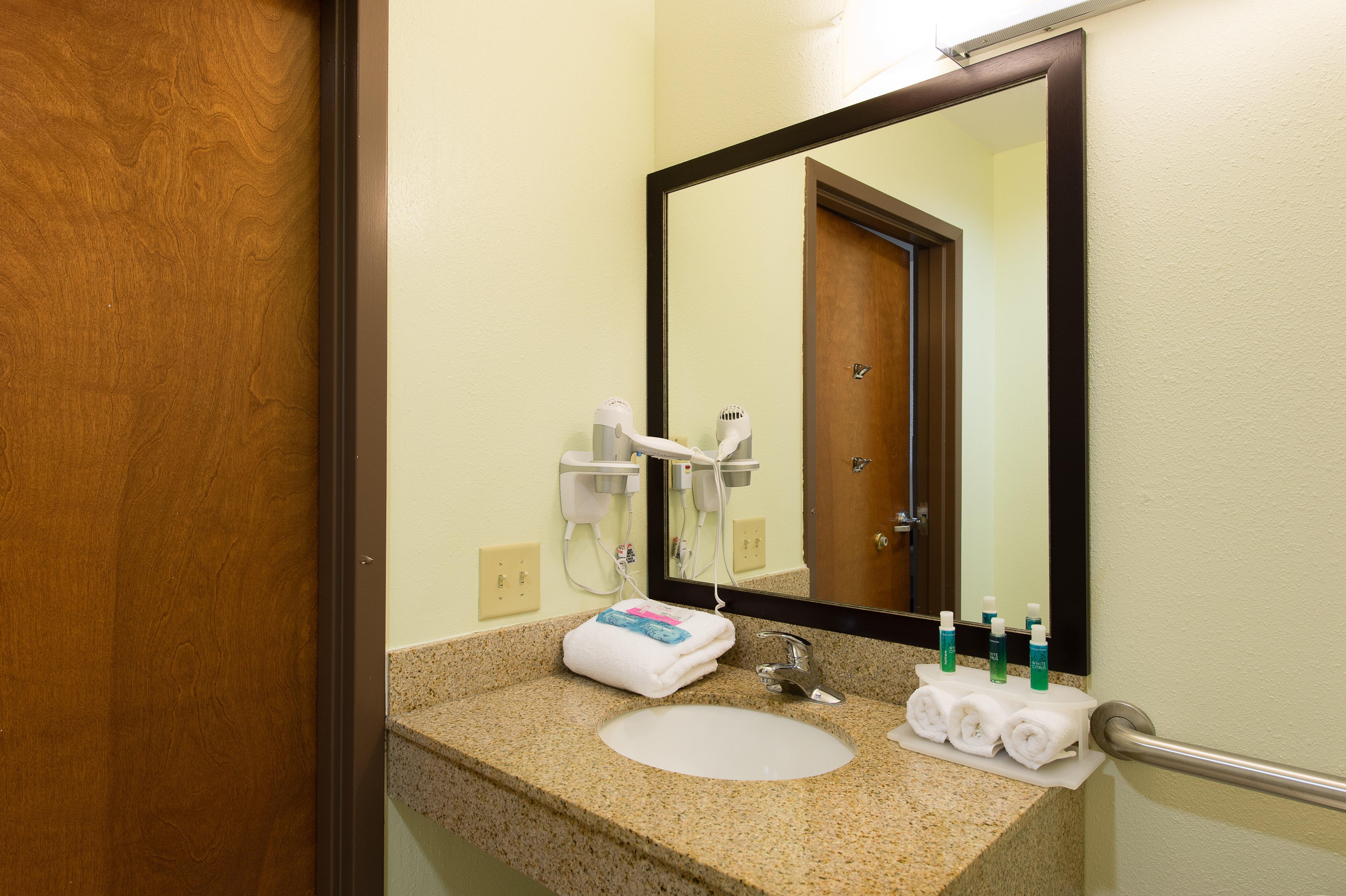 Holiday Inn Express & Suites Walterboro By Ihg Exterior foto