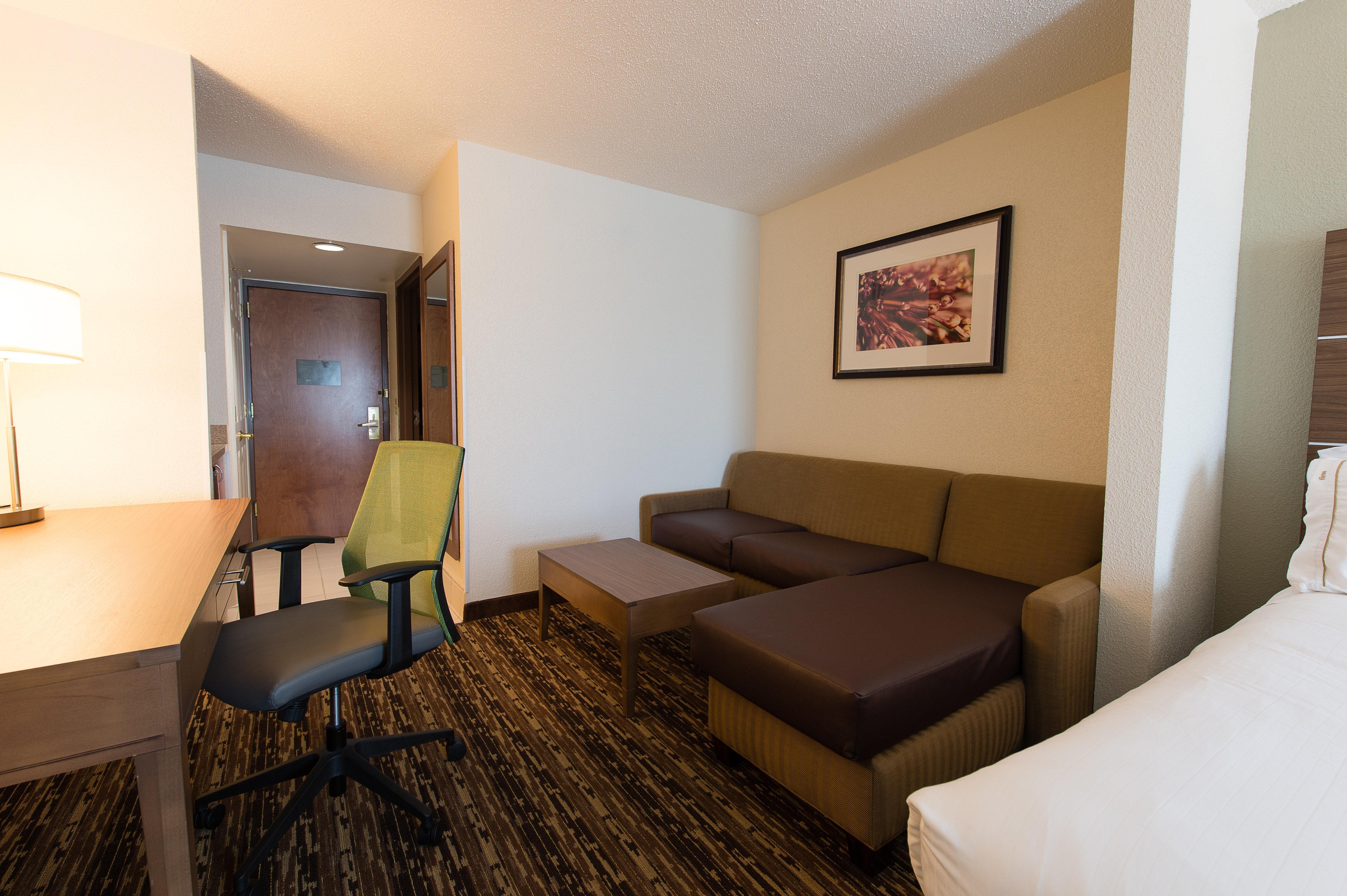 Holiday Inn Express & Suites Walterboro By Ihg Exterior foto