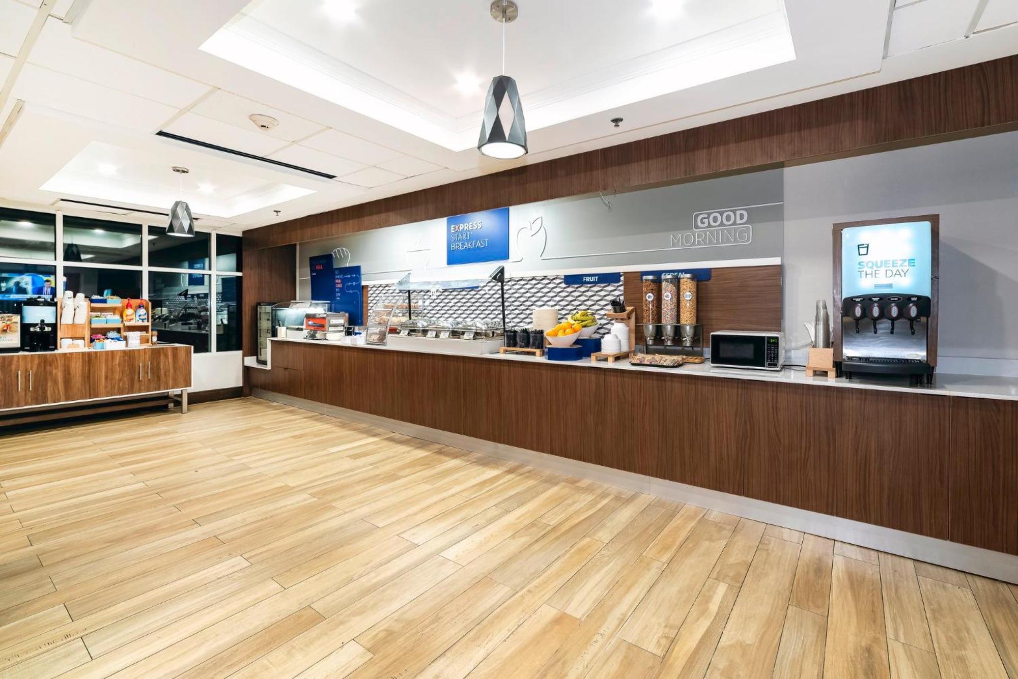 Holiday Inn Express & Suites Walterboro By Ihg Exterior foto